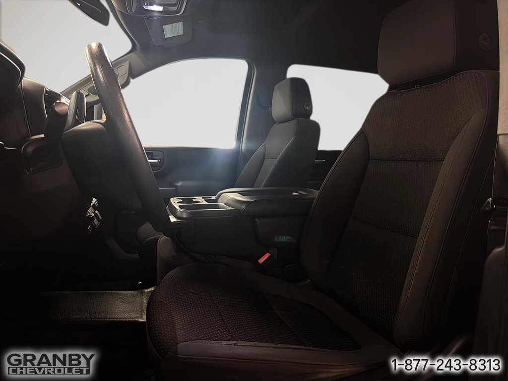 2020 Chevrolet Silverado 3500HD in Granby, Quebec - 10 - w1024h768px