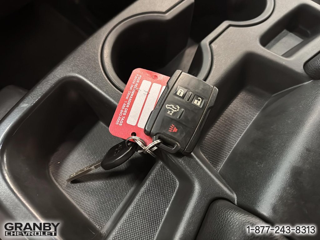 2020 Chevrolet Silverado 3500HD in Granby, Quebec - 19 - w1024h768px