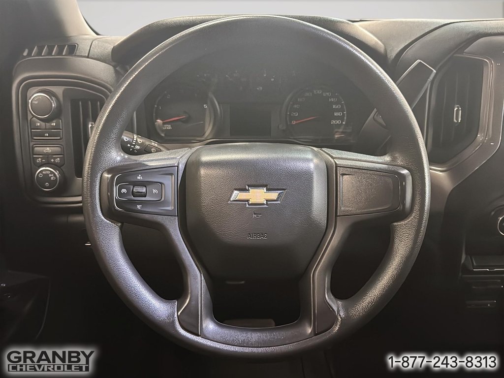 2020 Chevrolet Silverado 3500HD in Granby, Quebec - 14 - w1024h768px