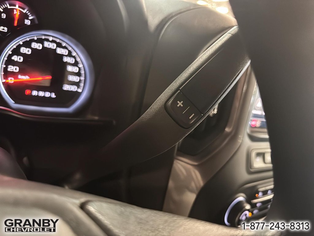 2020 Chevrolet Silverado 3500HD in Granby, Quebec - 17 - w1024h768px