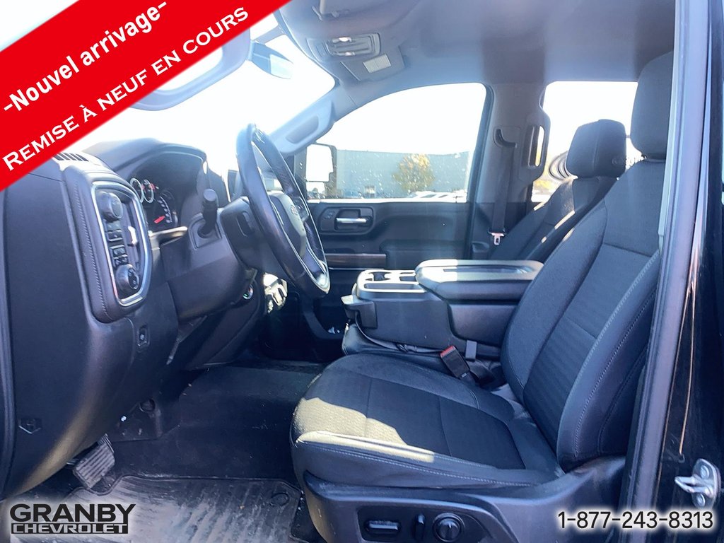 2021 Chevrolet Silverado 3500HD LT crewcab boite 8 pied diesel in Granby, Quebec - 9 - w1024h768px