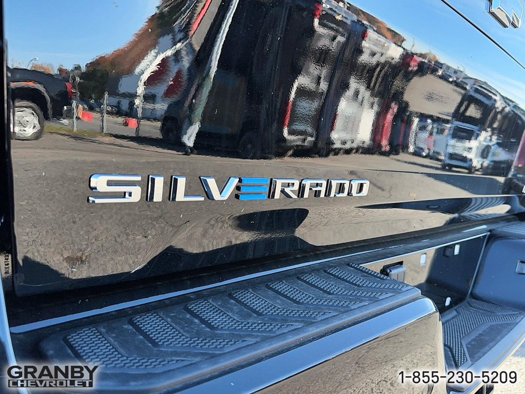 Chevrolet Silverado EV  2024 à Granby, Québec - 6 - w1024h768px