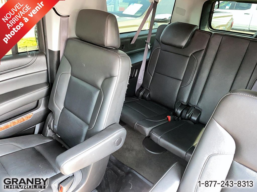 2016 Chevrolet Suburban in Granby, Quebec - 8 - w1024h768px