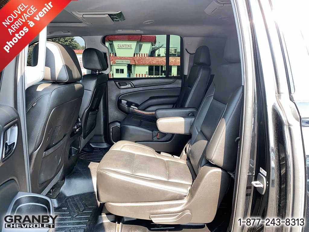 2016 Chevrolet Suburban in Granby, Quebec - 7 - w1024h768px