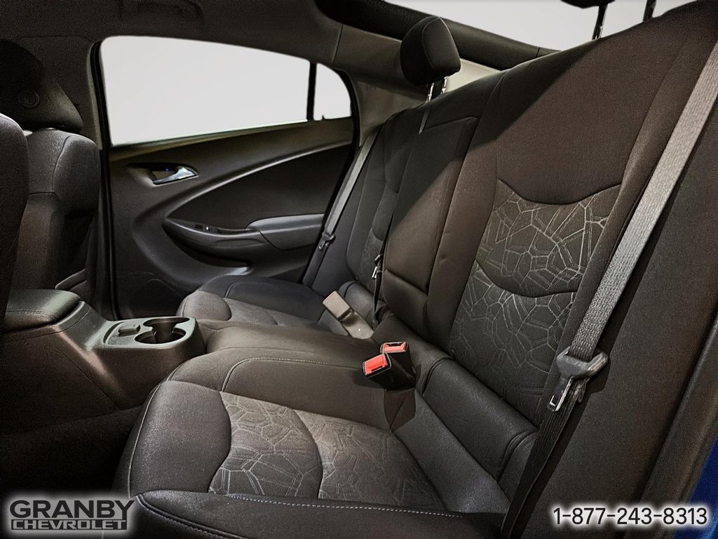 2018 Chevrolet Volt in Granby, Quebec - 12 - w1024h768px
