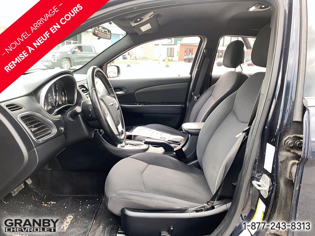 Chrysler 200  2012 à Granby, Québec - 11 - w1024h768px