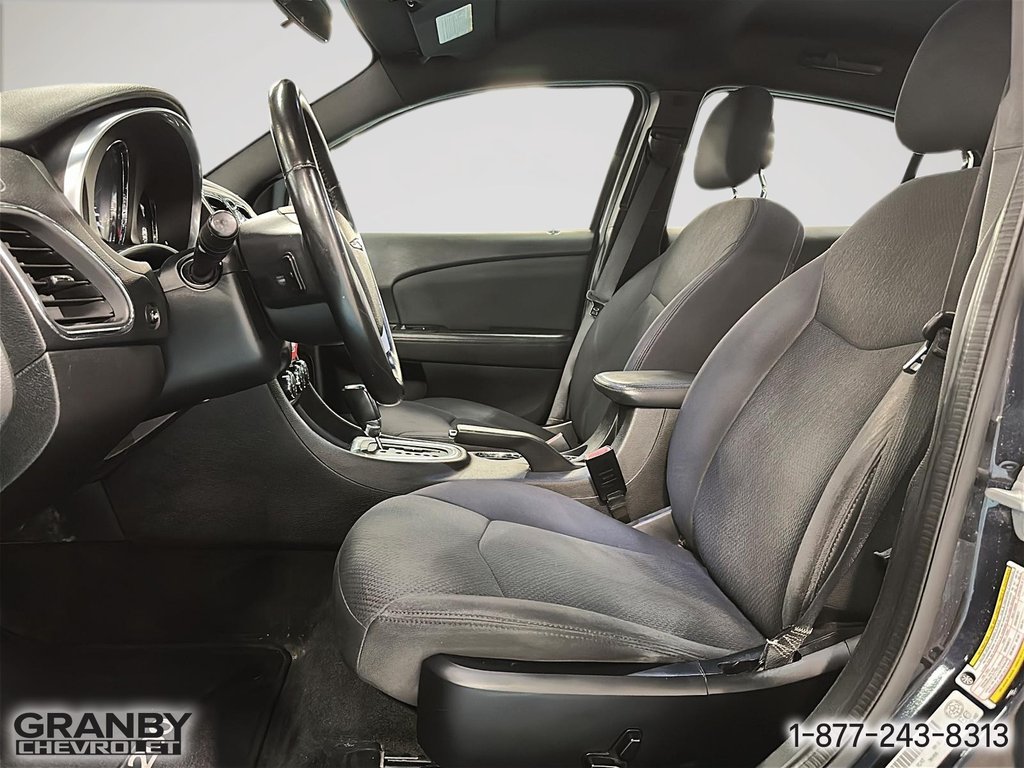 Chrysler 200 Touring VENDU TEL QUEL SANS GARANTIES 2012 à Granby, Québec - 10 - w1024h768px