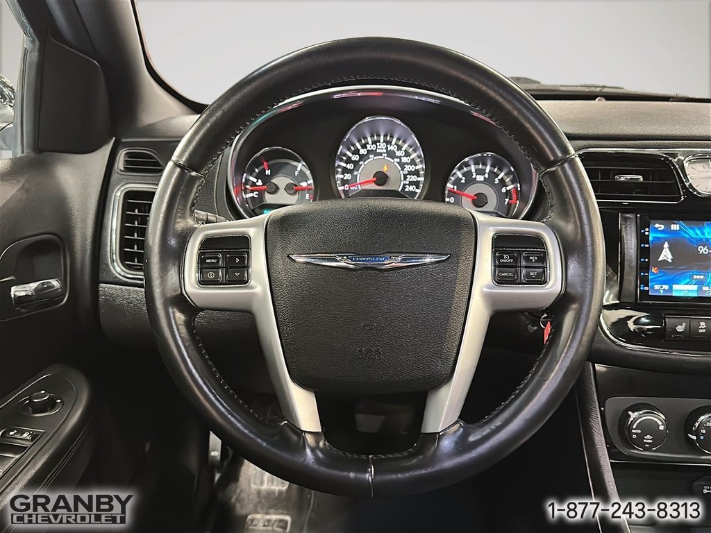 Chrysler 200 Touring VENDU TEL QUEL SANS GARANTIES 2012 à Granby, Québec - 14 - w1024h768px