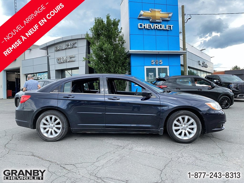 Chrysler 200  2012 à Granby, Québec - 4 - w1024h768px