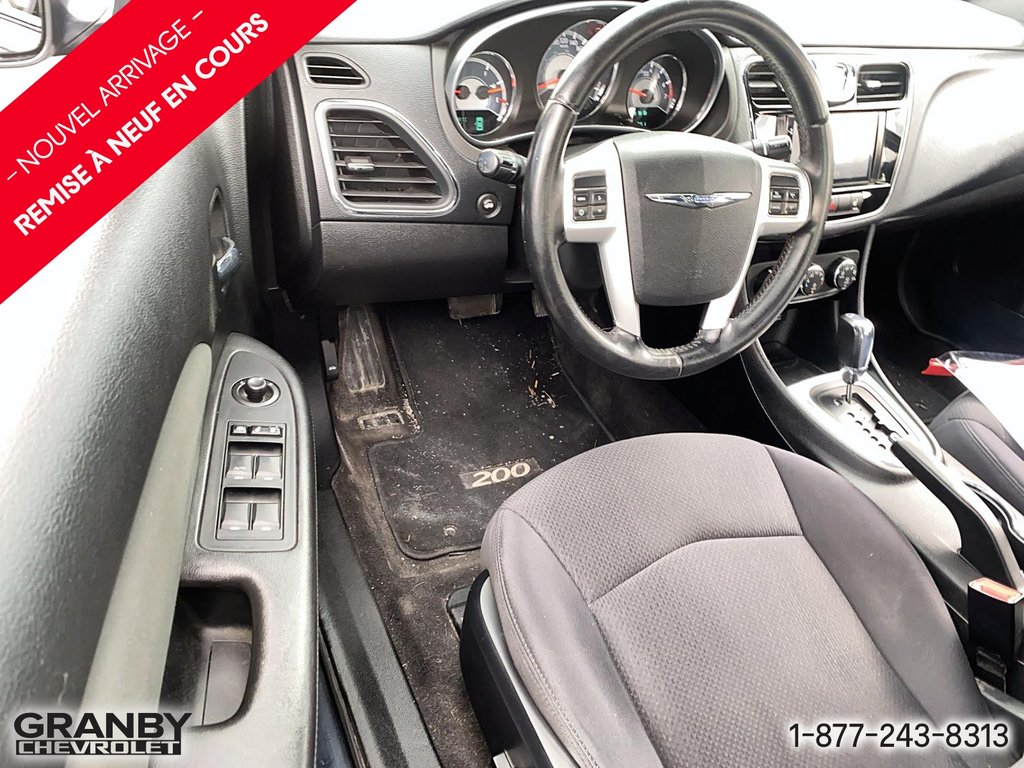 Chrysler 200  2012 à Granby, Québec - 10 - w1024h768px