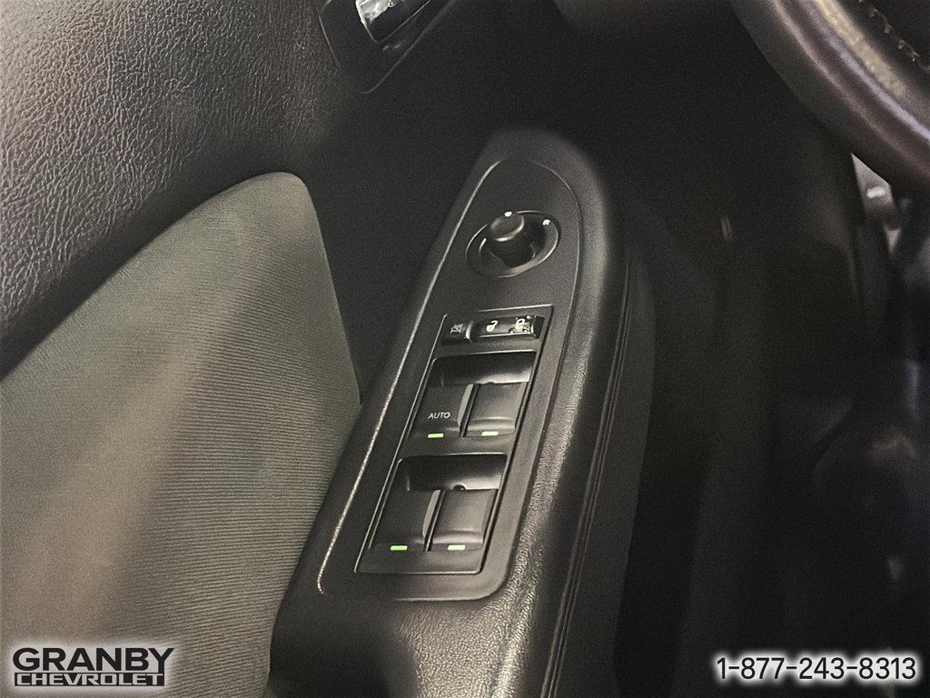 Chrysler 200 Touring VENDU TEL QUEL SANS GARANTIES 2012 à Granby, Québec - 13 - w1024h768px