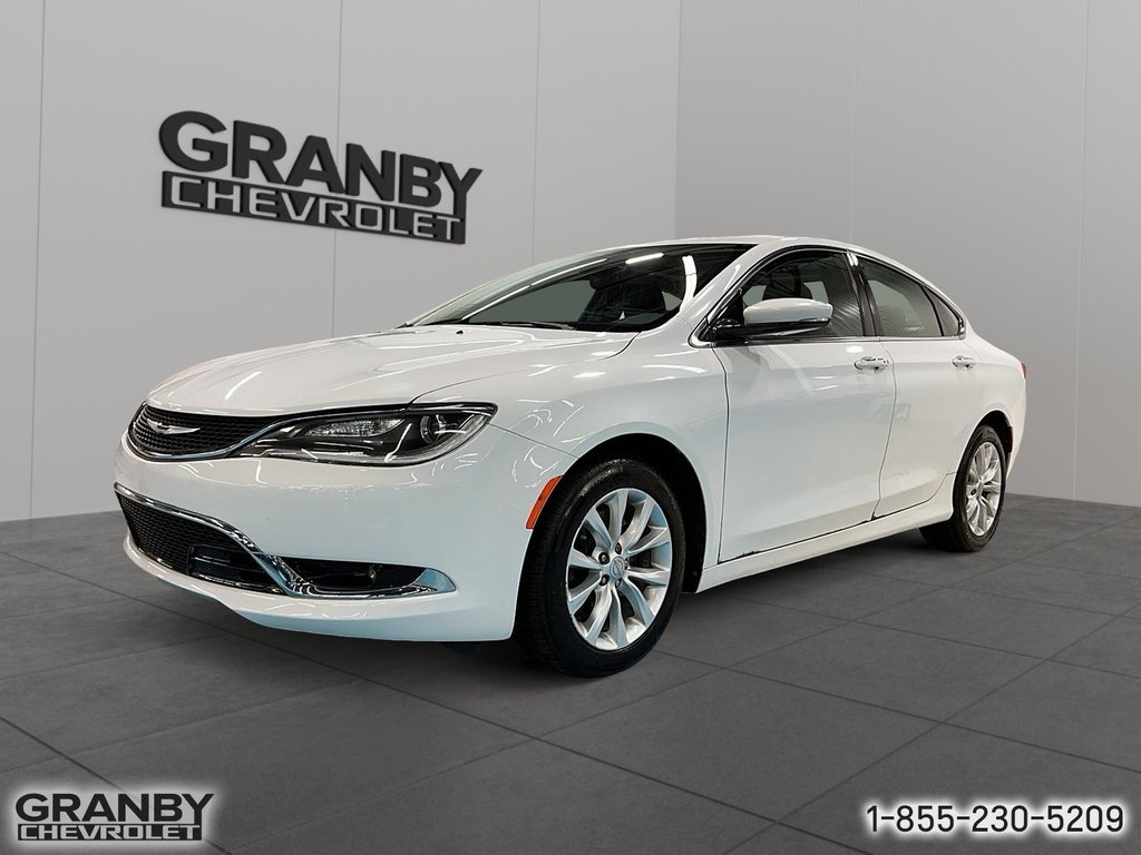 Chrysler 200  2015 à Granby, Québec - 1 - w1024h768px