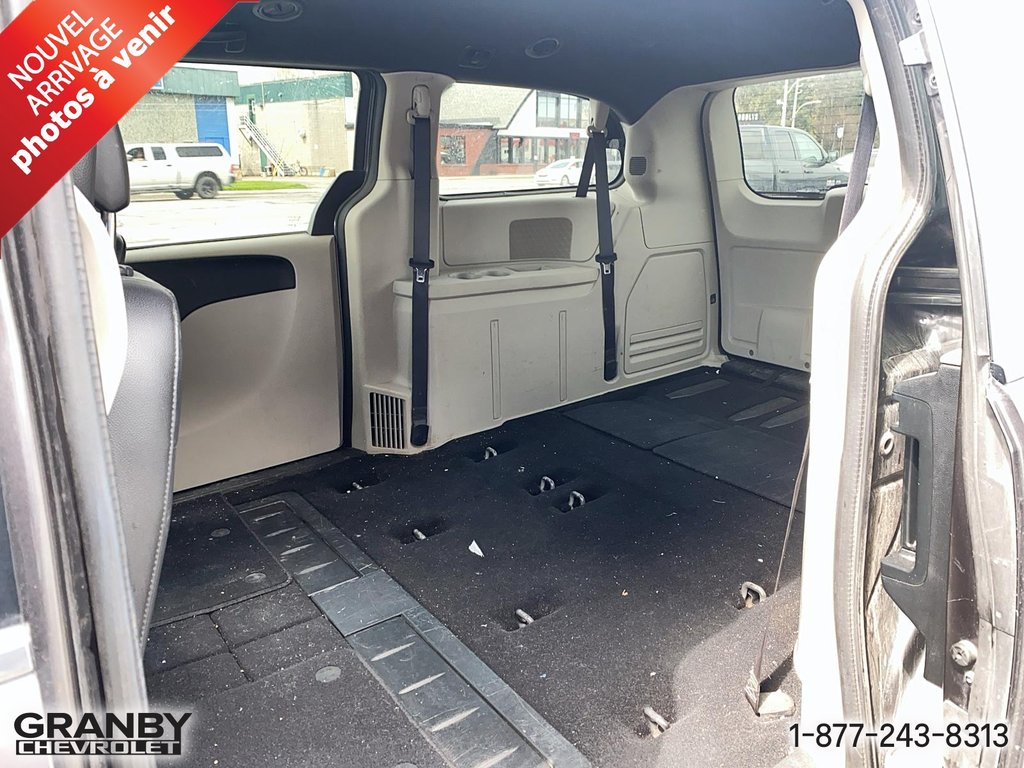 Dodge Grand Caravan SXT Premium Plus 2017 à Granby, Québec - 7 - w1024h768px