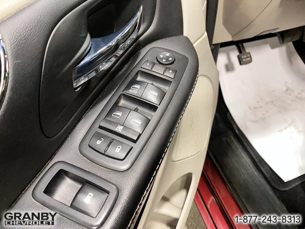 Dodge Grand Caravan SXT Premium Plus 2018 à Granby, Québec - 15 - w1024h768px