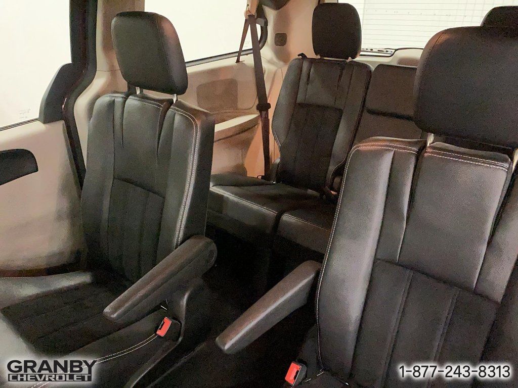Dodge Grand Caravan SXT Premium Plus 2018 à Granby, Québec - 11 - w1024h768px