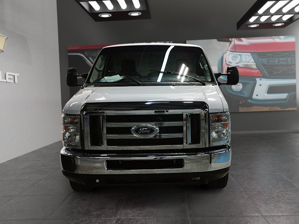 Ford E-Series Cutaway  2018 à Granby, Québec - 2 - w1024h768px