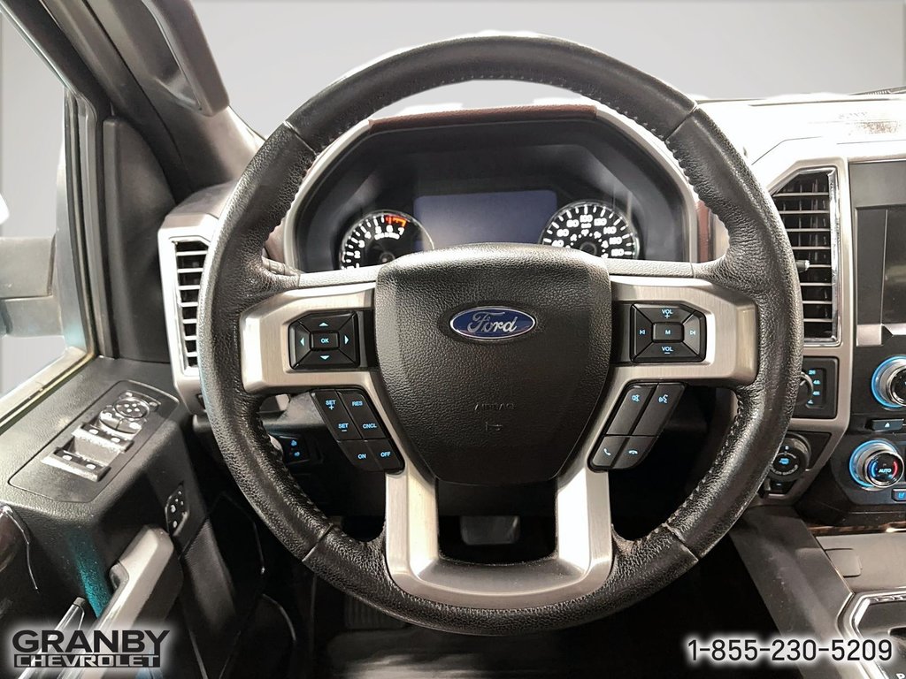 F-150 Supercrew platinum boite 6.6pied 2016 à Granby, Québec - 11 - w1024h768px