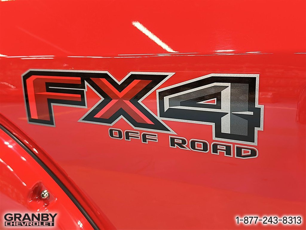 2018 Ford F-150 xlt crewcab boite6.6 moteur5.0L in Granby, Quebec - 19 - w1024h768px