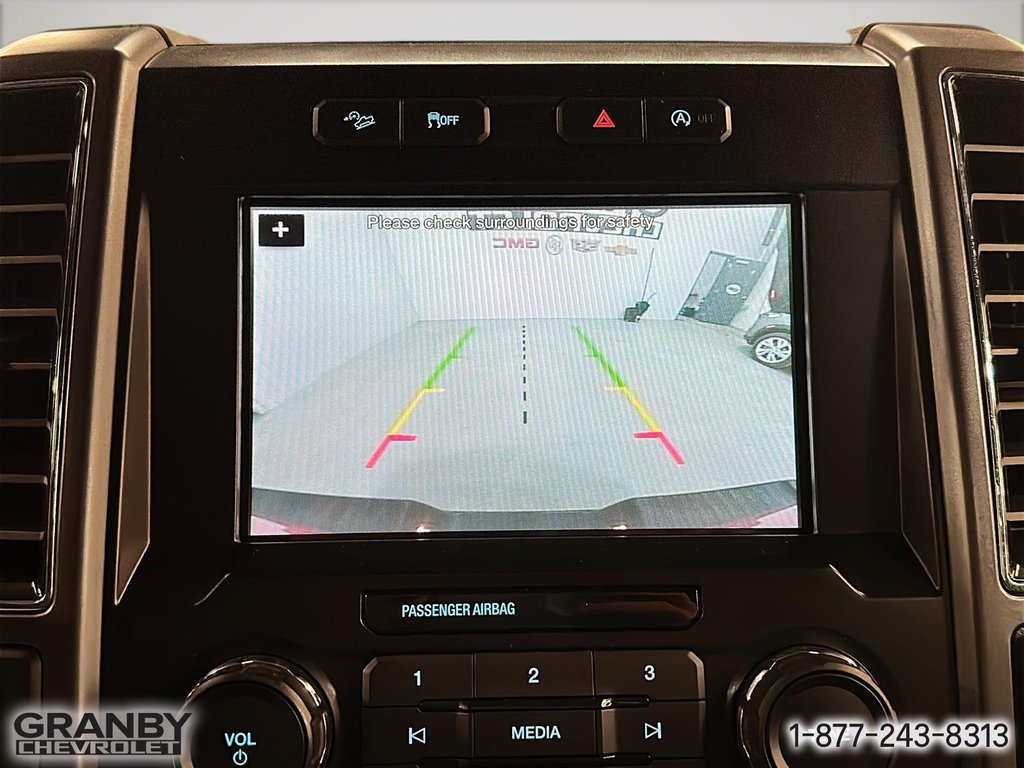 2018 Ford F-150 xlt crewcab boite6.6 moteur5.0L in Granby, Quebec - 22 - w1024h768px