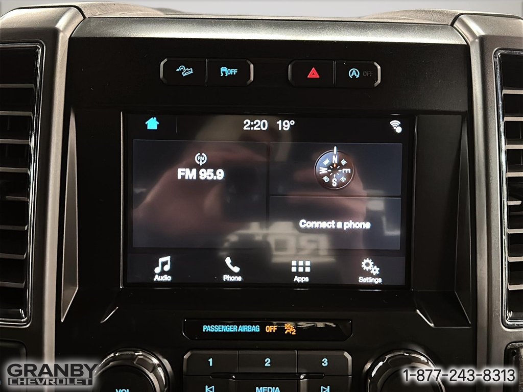 2018 Ford F-150 xlt crewcab boite6.6 moteur5.0L in Granby, Quebec - 23 - w1024h768px