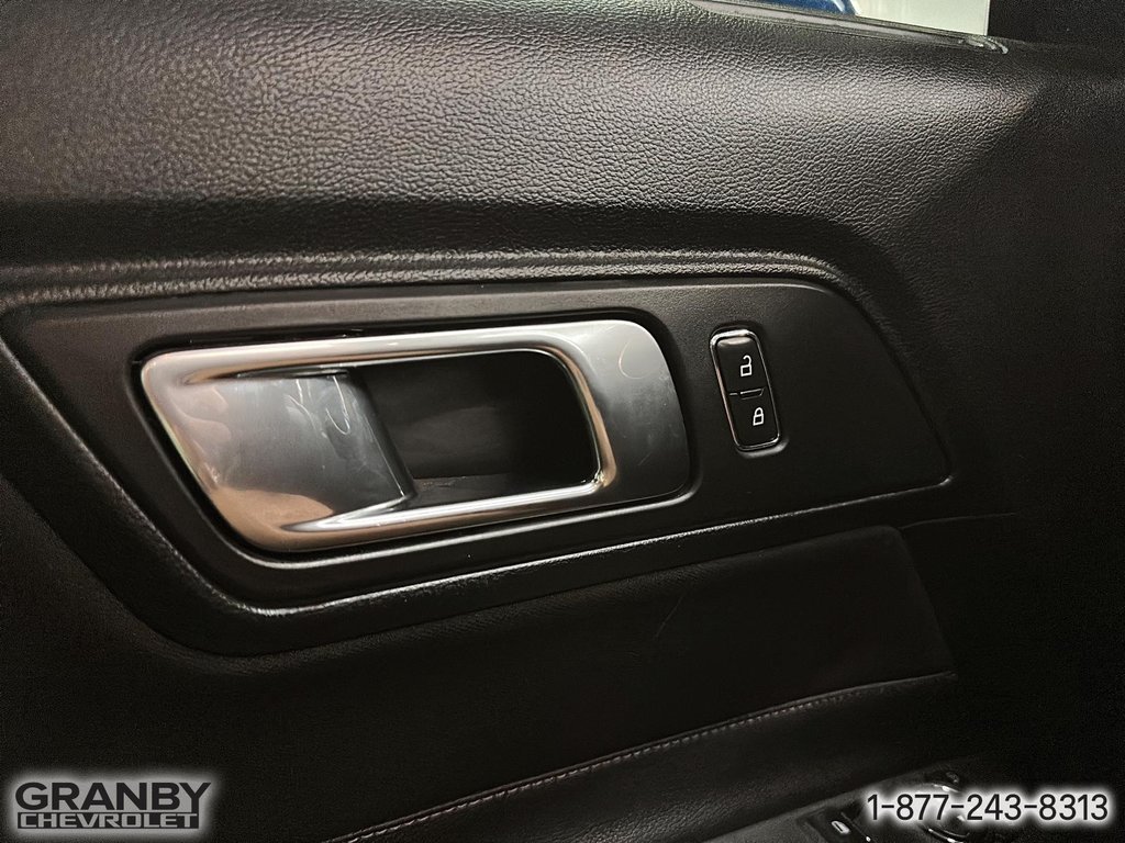 2018 Ford Mustang in Granby, Quebec - 13 - w1024h768px