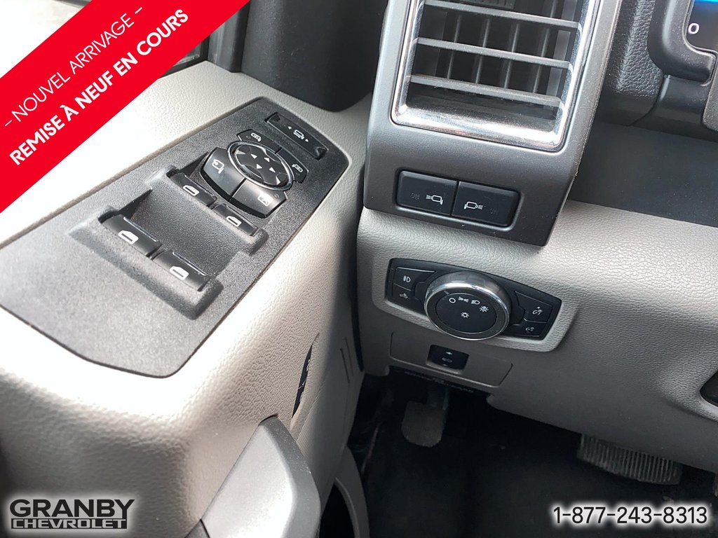 2017 Ford Super Duty F-250 SRW in Granby, Quebec - 12 - w1024h768px
