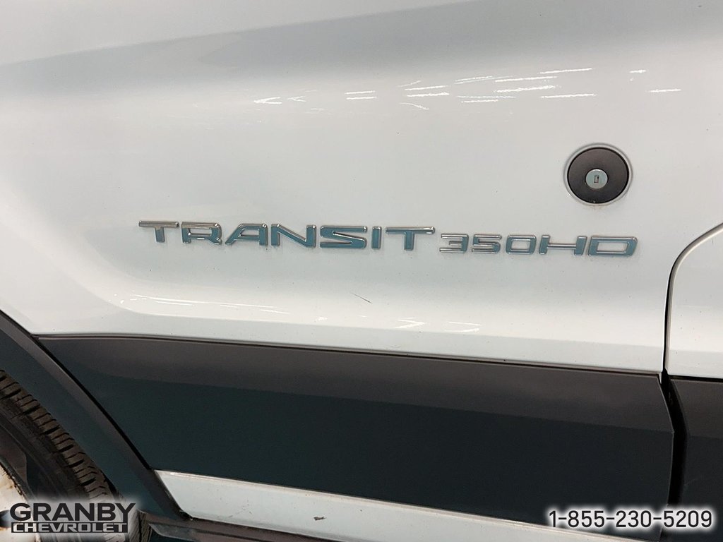 2018  TRANSIT CUTAWAY BOITE 14 PIED MOTEUR 3.7L in Granby, Quebec - 14 - w1024h768px