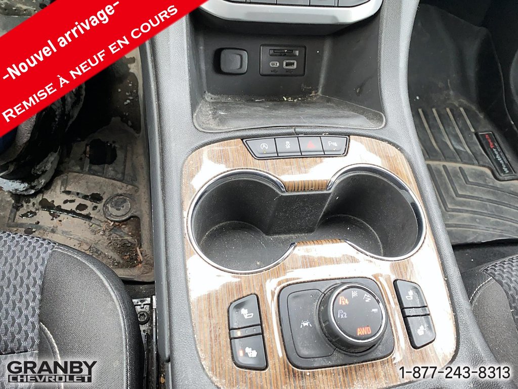 GMC Acadia SLE AWD 2022 à Granby, Québec - 12 - w1024h768px