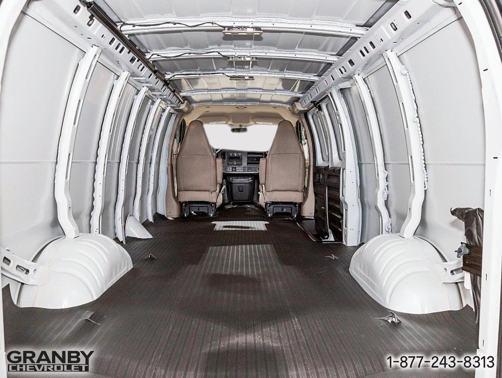 GMC SAVANA CARGO 3500 EXT WB (1WT)  2026 à Granby, Québec - 9 - w1024h768px