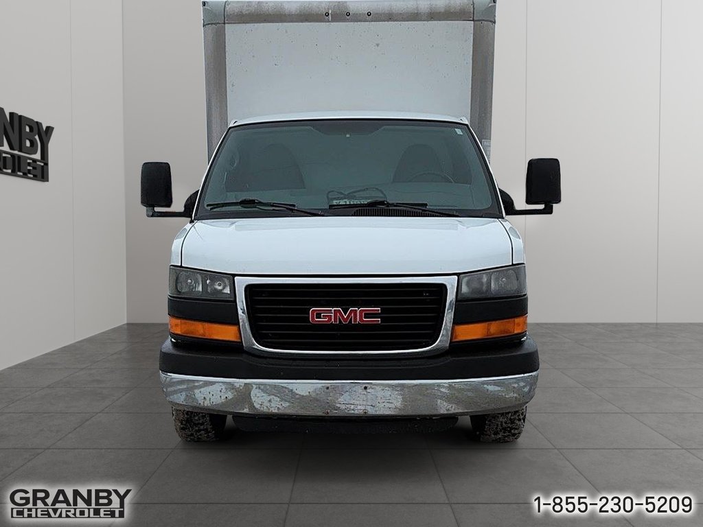 GMC Savana Commercial Cutaway 12 pied 2013 à Granby, Québec - 2 - w1024h768px