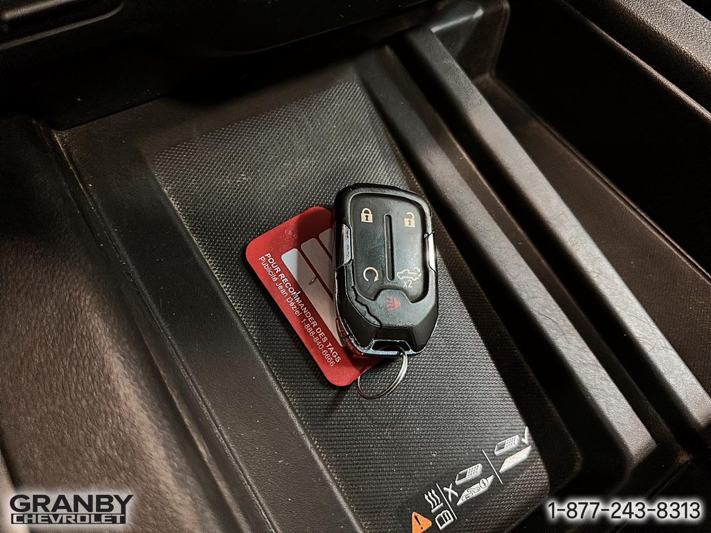 2022 GMC Sierra 1500 Limited AT4 crewcab boite 6.6 moteur diesel in Granby, Quebec - 22 - w1024h768px