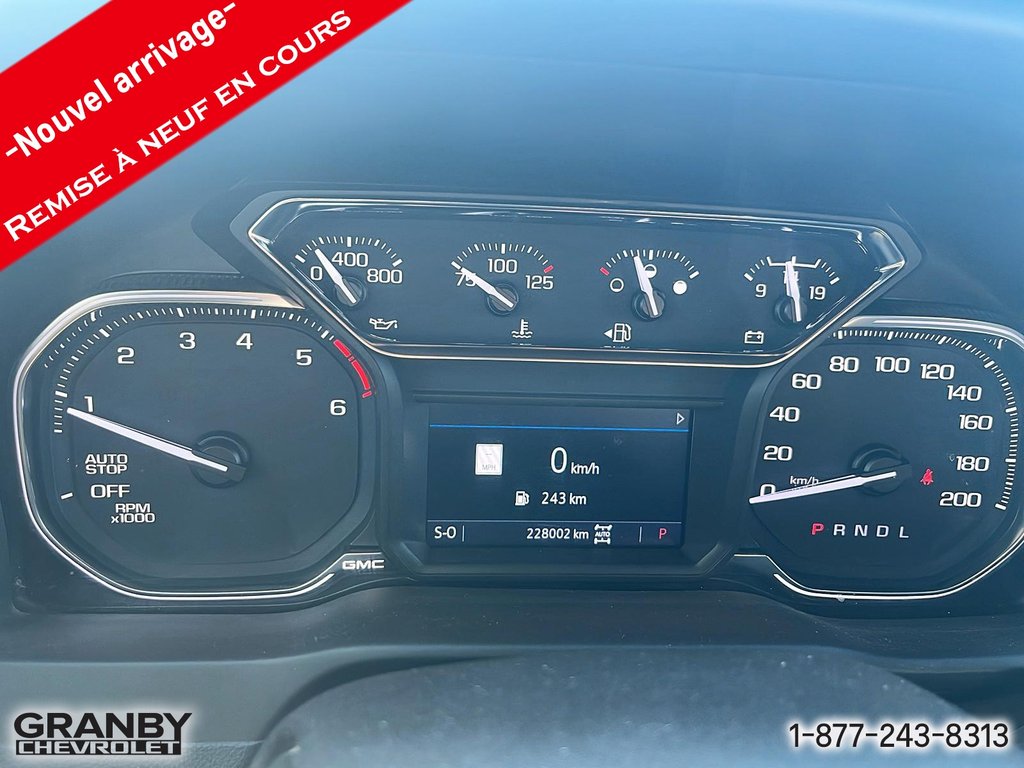 2022 GMC Sierra 1500 Limited AT4 crewcab boite 6.6 moteur diesel in Granby, Quebec - 12 - w1024h768px