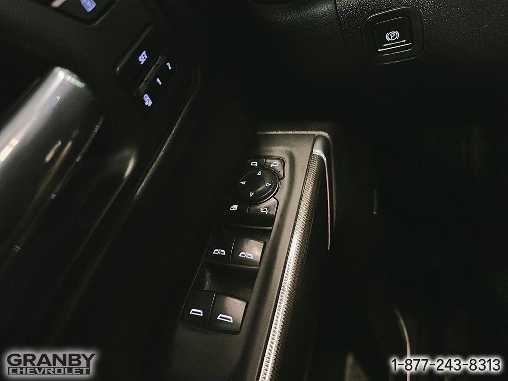 2022 GMC Sierra 1500 Limited AT4 crewcab boite 6.6 moteur diesel in Granby, Quebec - 15 - w1024h768px