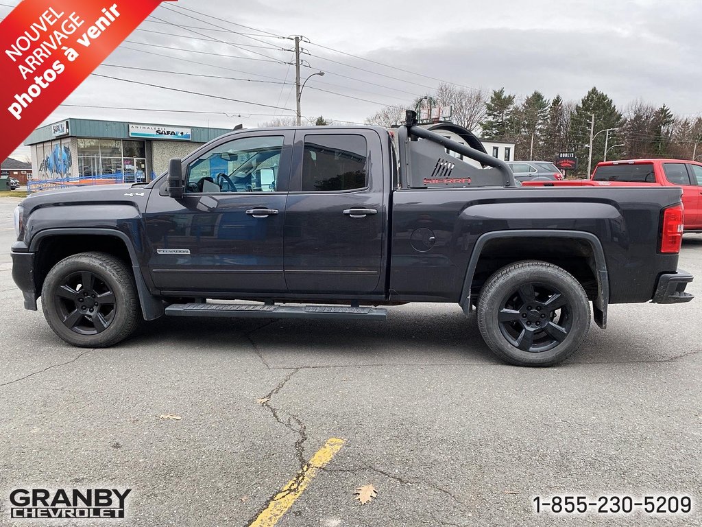 2016  Sierra 1500 CAB DOUBLE BOITE 6.6 MOTEUR 5.3L in Granby, Quebec - 5 - w1024h768px