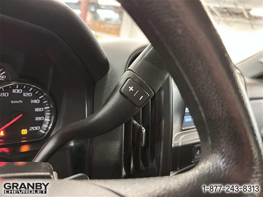 2018 GMC Sierra 1500 CREWCAB BOITE 6.6 MOTEUR 5.3L in Granby, Quebec - 19 - w1024h768px