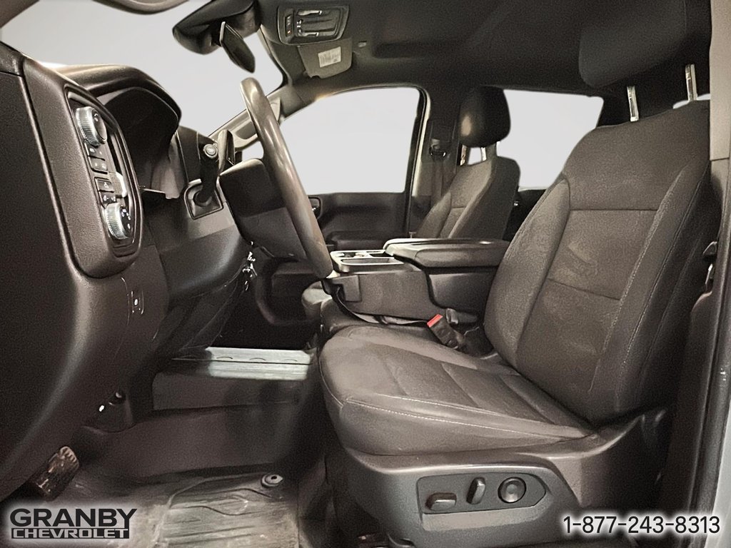 2024 GMC Sierra 1500 Pro crewcab boite 6.6 moteur 4 cyl 2.7L in Granby, Quebec - 12 - w1024h768px