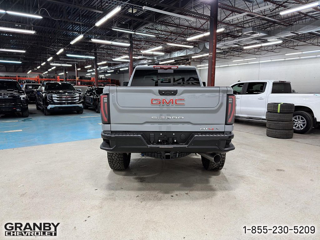 2024 GMC SIERRA 2500 AT4X 4RM CREW in Granby, Quebec - 3 - w1024h768px