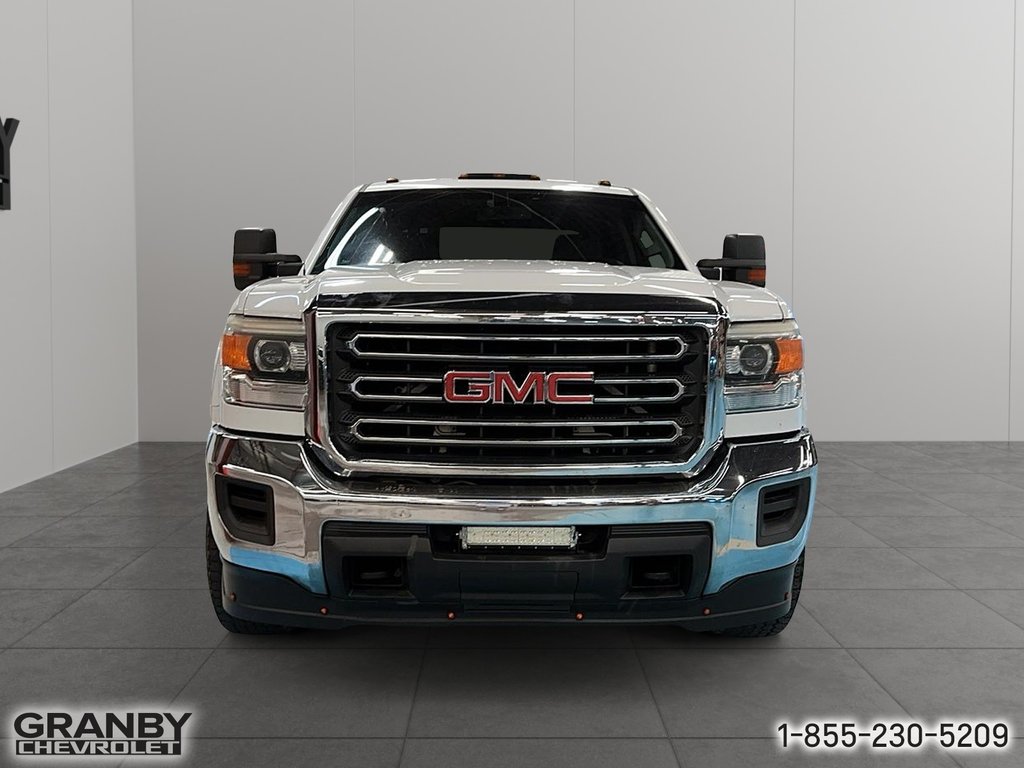 2015  Sierra 2500HD WT moteur 6.0L ESSENCE BOITE 6.6 PIED in Granby, Quebec - 2 - w1024h768px