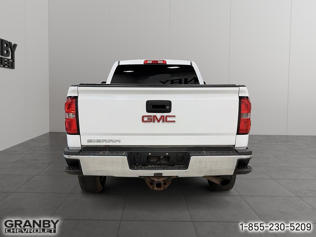 Sierra 2500HD WT moteur 6.0L ESSENCE BOITE 6.6 PIED 2015 à Granby, Québec - 3 - w1024h768px