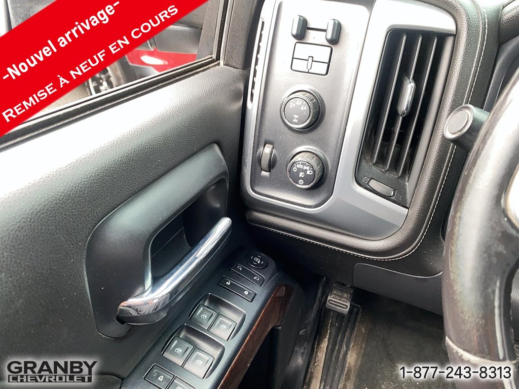 2015 GMC Sierra 2500HD in Granby, Quebec - 11 - w1024h768px