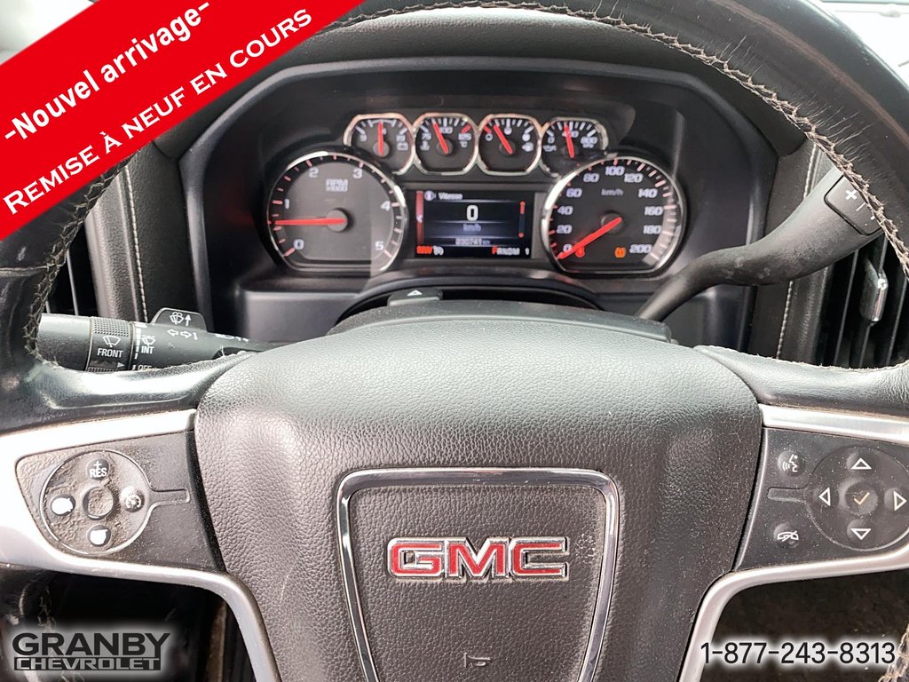 2015 GMC Sierra 2500HD in Granby, Quebec - 12 - w1024h768px