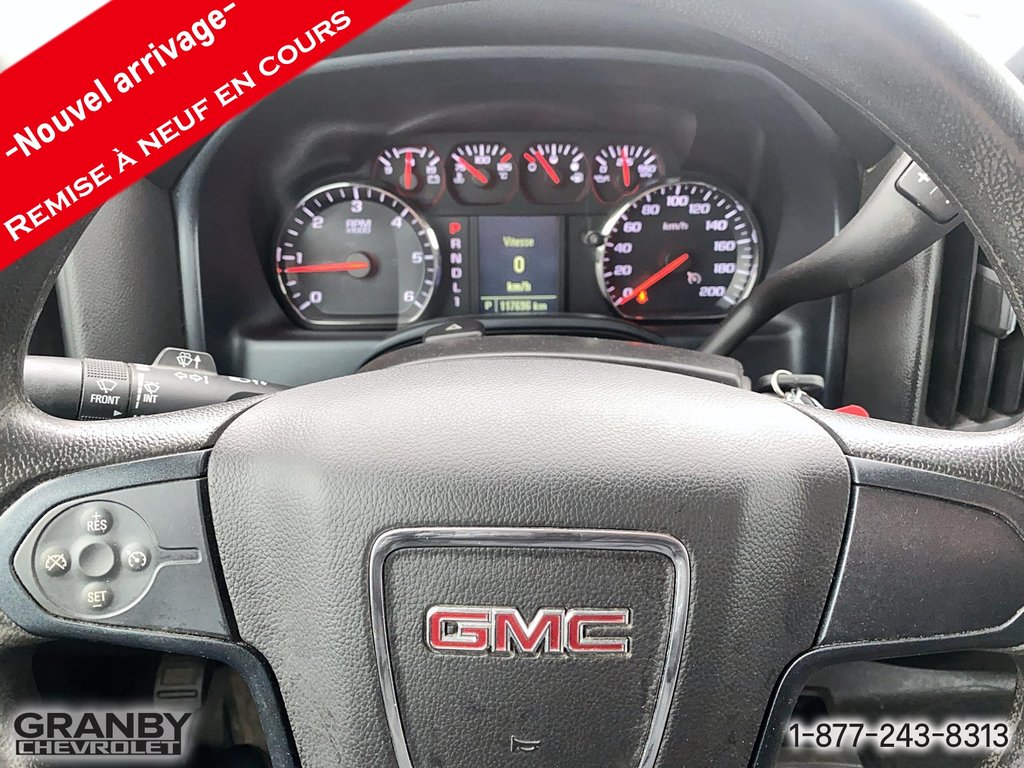 GMC Sierra 2500HD cab double moteur essence 6.0l 2018 à Granby, Québec - 13 - w1024h768px