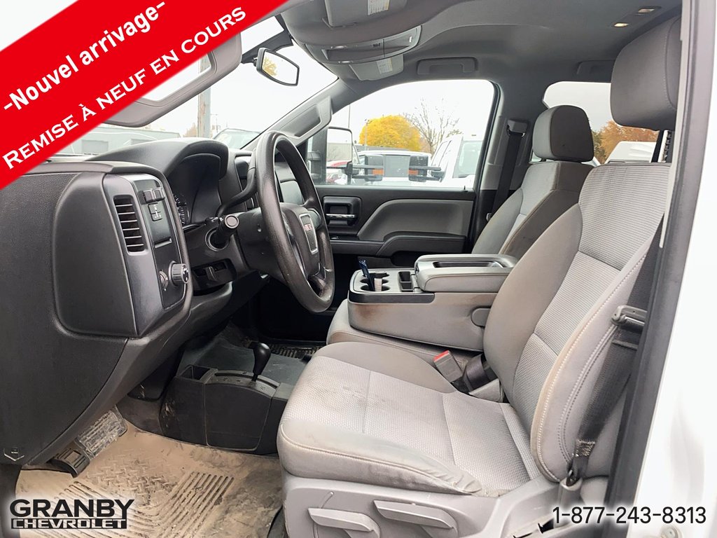 GMC Sierra 2500HD cab double moteur essence 6.0l 2018 à Granby, Québec - 11 - w1024h768px