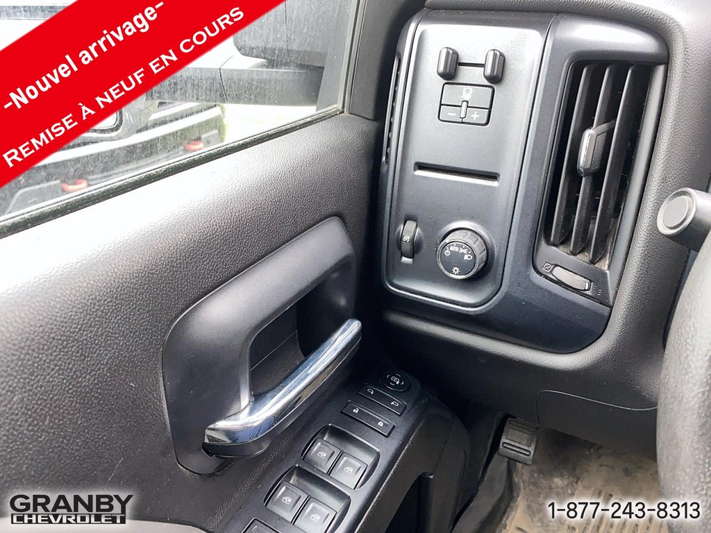 GMC Sierra 2500HD cab double moteur essence 6.0l 2018 à Granby, Québec - 14 - w1024h768px