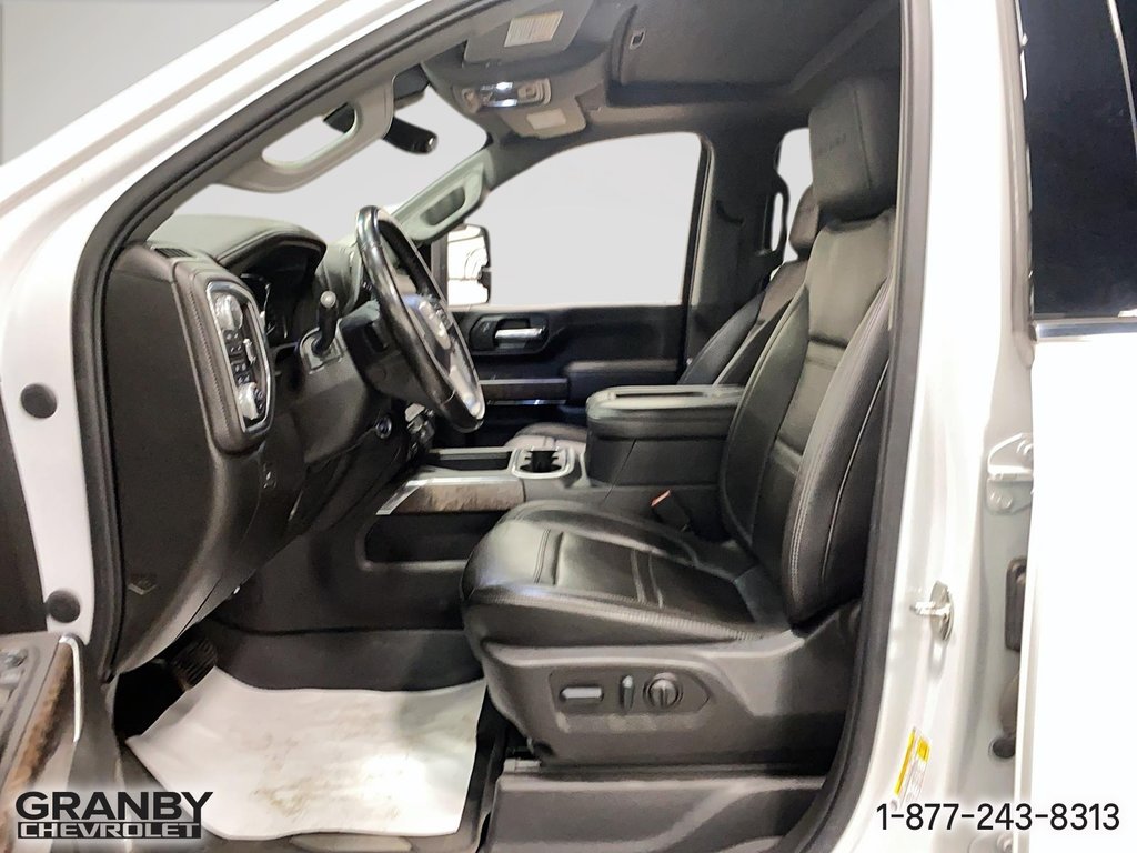 2022 GMC Sierra 2500HD Denali CREWCAB BOITE 6.6 MOTEUR ESSENCE in Granby, Quebec - 12 - w1024h768px