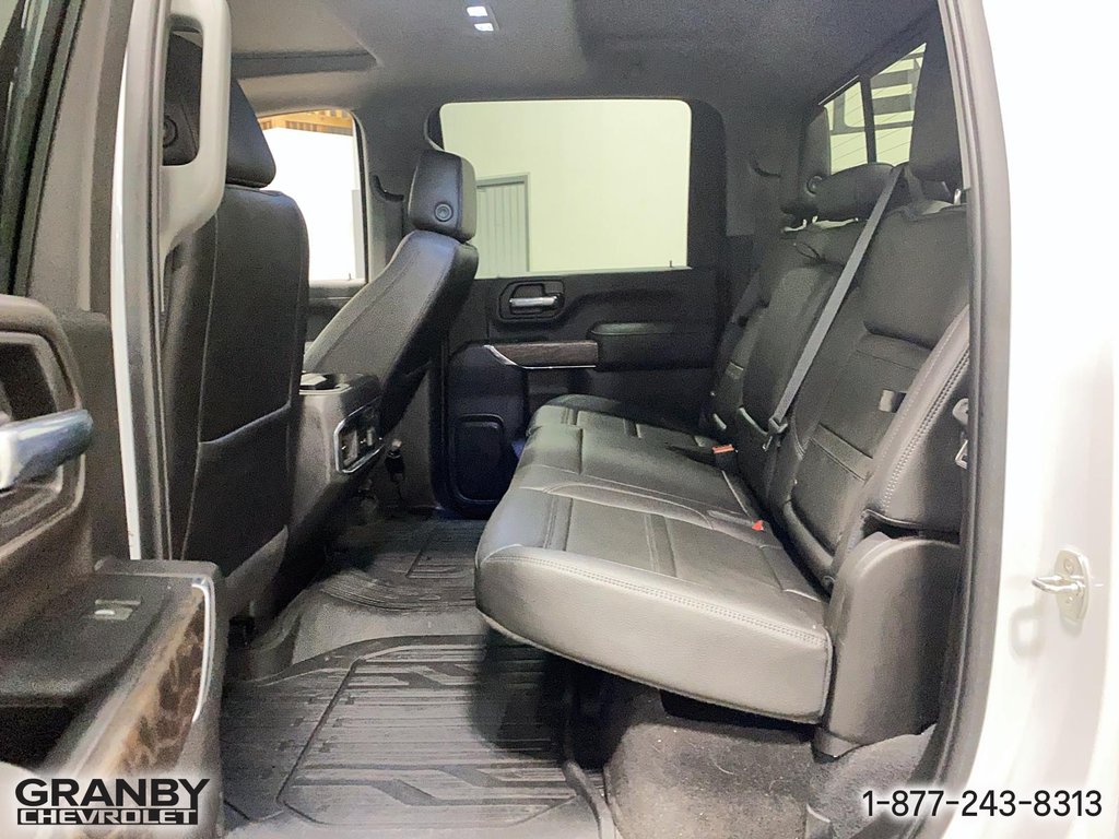 2022 GMC Sierra 2500HD Denali CREWCAB BOITE 6.6 MOTEUR ESSENCE in Granby, Quebec - 11 - w1024h768px