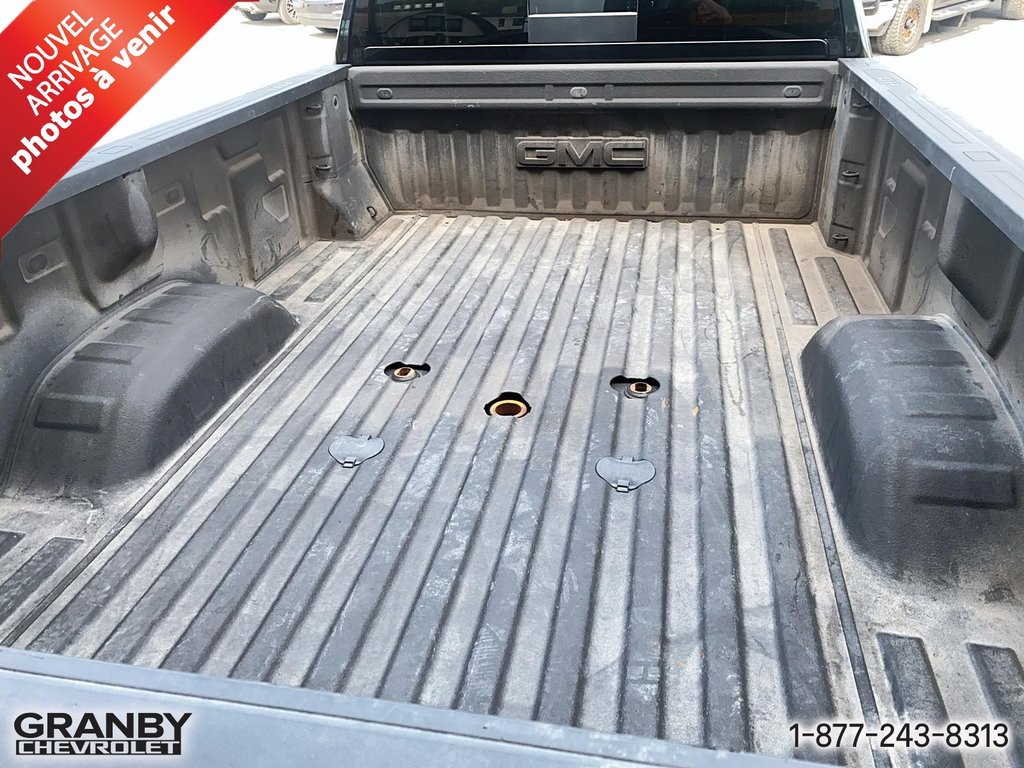 2023 GMC Sierra 3500HD SLE crewcab boite 8 pied diesel in Granby, Quebec - 7 - w1024h768px