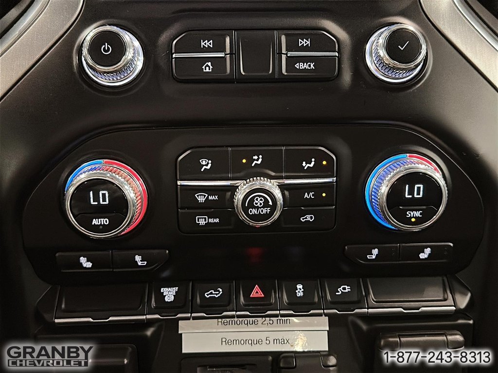 2023 GMC Sierra 3500HD in Granby, Quebec - 17 - w1024h768px