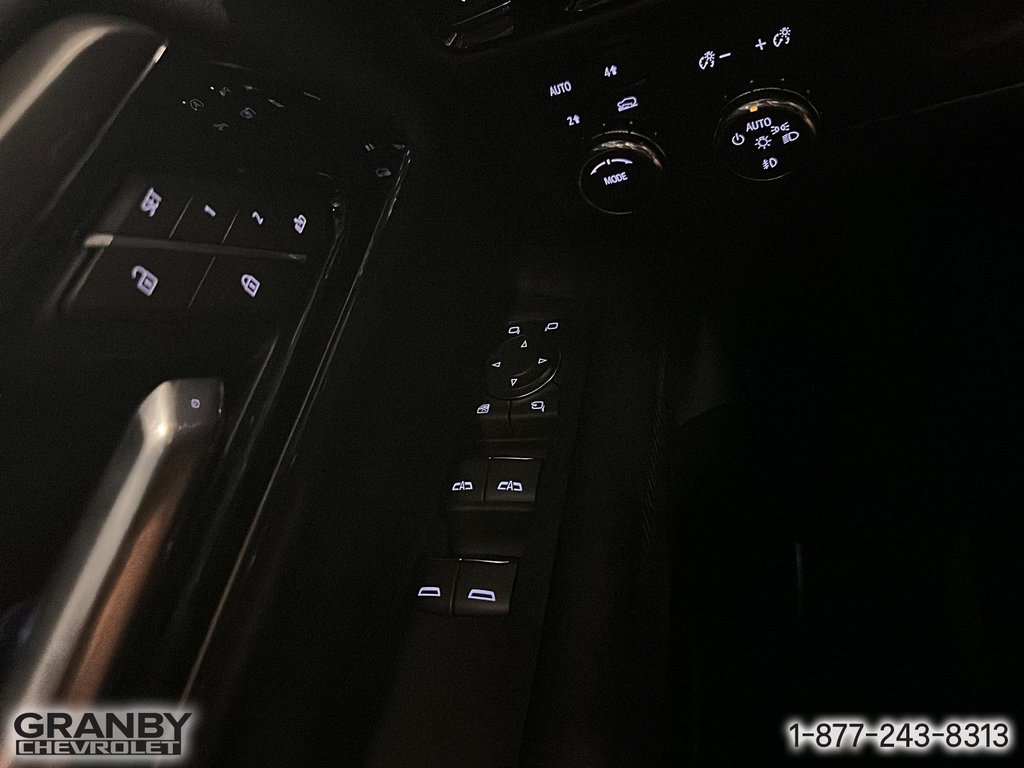2025 GMC Yukon XL in Granby, Quebec - 14 - w1024h768px