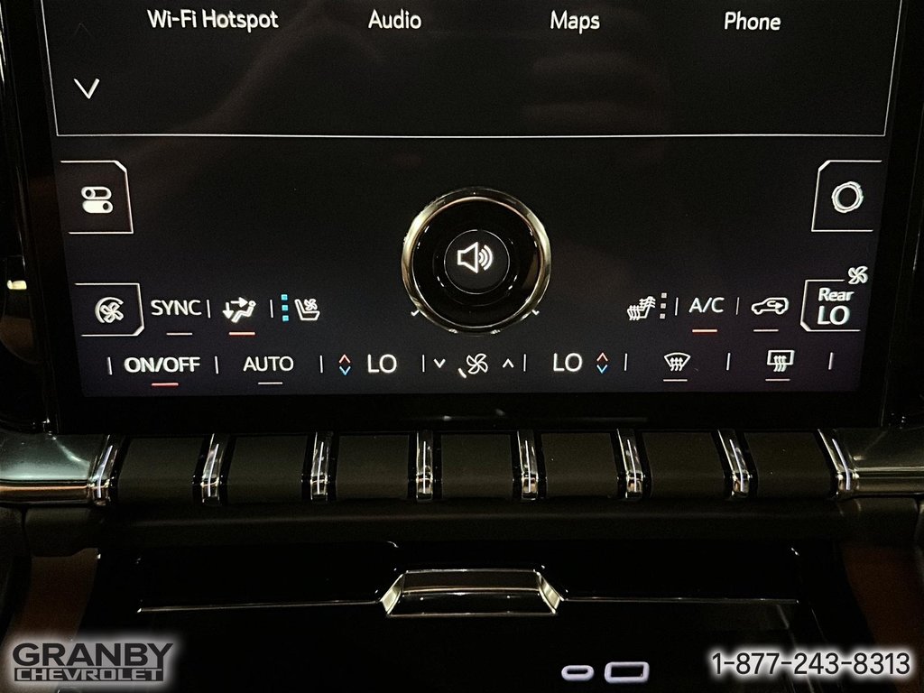 2025 GMC Yukon XL in Granby, Quebec - 17 - w1024h768px